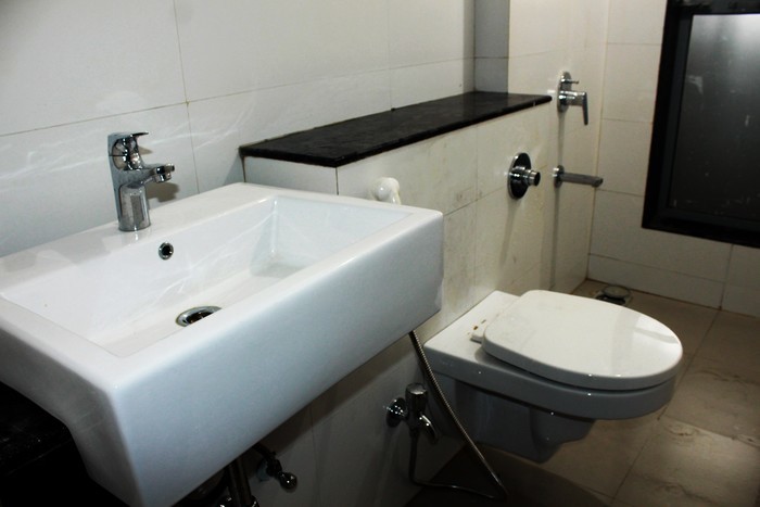 Kalpana's Nest 3 BHK Apartment Bathroom 2